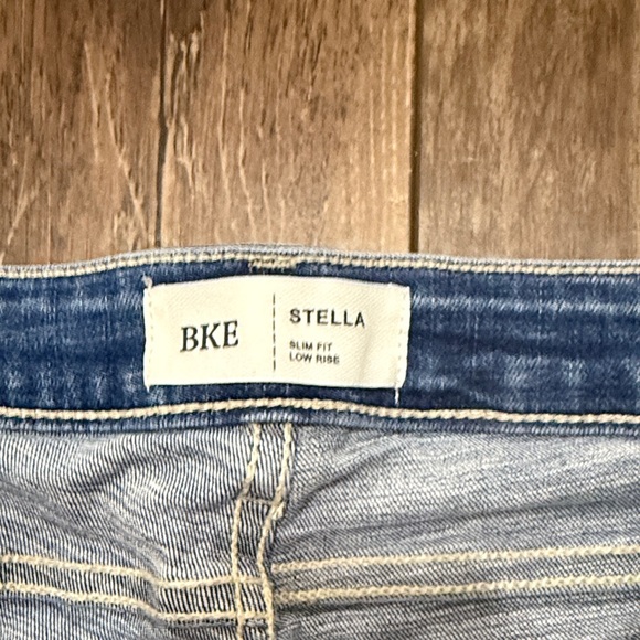 BKE Light Blue Capri Jeans - Picture 2 of 3